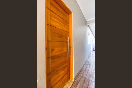 Entrada de casa para alugar com 3 quartos, 120m² em Jardim Maria Beatriz, Carapicuíba