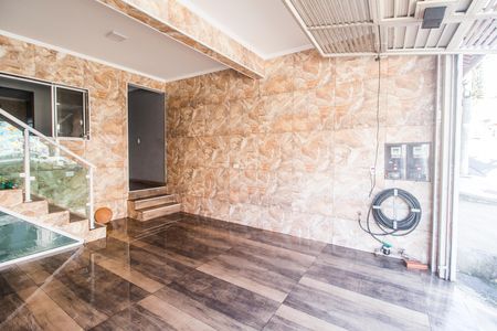 Garagem de casa para alugar com 3 quartos, 120m² em Jardim Maria Beatriz, Carapicuíba