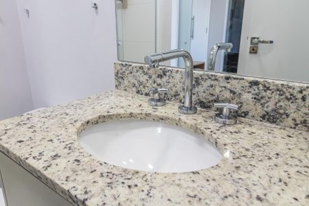 Apartamento à venda com 70m², 2 quartos e 2 vagasBanheiro 1