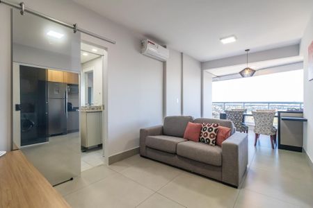 Apartamento à venda com 2 quartos, 70m² em Empresarial 18 do Forte, Barueri