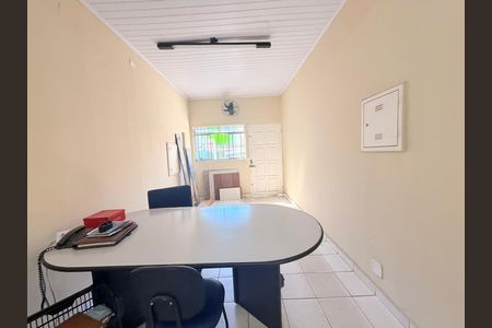 Casa para alugar com 320m², 4 quartos e 6 vagasQuarto