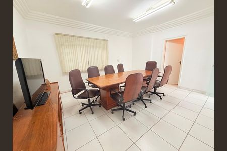 Casa para alugar com 320m², 4 quartos e 6 vagasQuarto