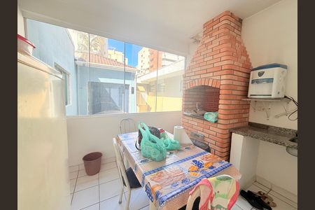 Casa para alugar com 320m², 4 quartos e 6 vagasCozinha