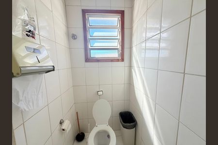 Casa para alugar com 320m², 4 quartos e 6 vagasBanheiro 1