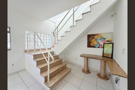 Casa para alugar com 320m², 4 quartos e 6 vagasSala