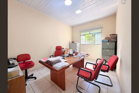 Casa para alugar com 320m², 4 quartos e 6 vagasQuarto