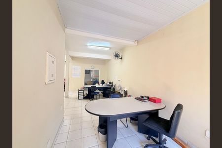 Casa para alugar com 320m², 4 quartos e 6 vagasQuarto
