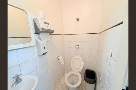 Casa para alugar com 320m², 4 quartos e 6 vagasBanheiro