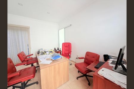 Casa para alugar com 320m², 4 quartos e 6 vagasQuarto