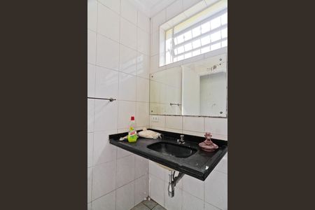 Banheiro de casa para alugar com 2 quartos, 160m² em Vila Amalia (zona Norte), São Paulo