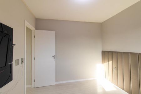 Quarto 2 de apartamento para alugar com 2 quartos, 50m² em Pinheirinho, Curitiba