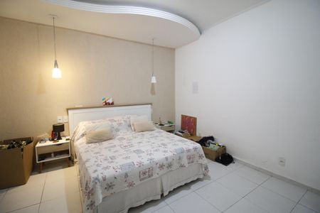 Casa de condomínio para alugar com 420m², 4 quartos e 2 vagasSuíte 4