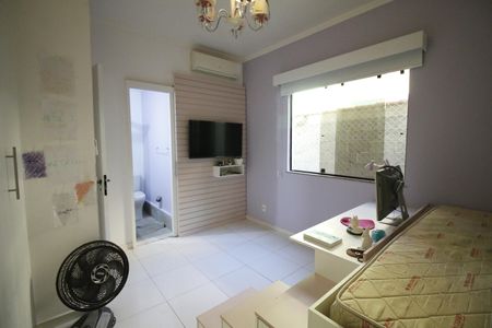 Casa de condomínio para alugar com 420m², 4 quartos e 2 vagasSuíte 3