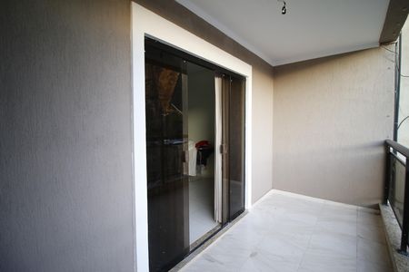 Casa de condomínio para alugar com 420m², 4 quartos e 2 vagasVaranda gourmet
