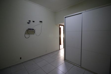 Casa de condomínio para alugar com 420m², 4 quartos e 2 vagasSuíte 1