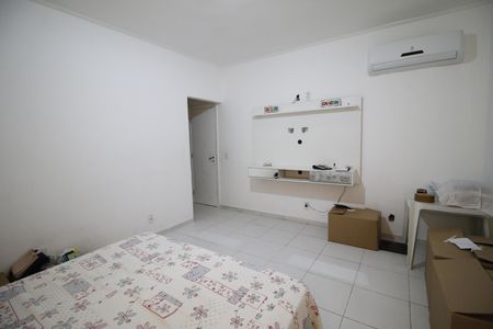 Casa de condomínio para alugar com 420m², 4 quartos e 2 vagasSuíte 4