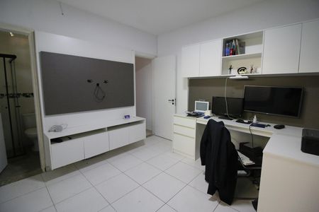 Casa de condomínio para alugar com 420m², 4 quartos e 2 vagasSuíte 2