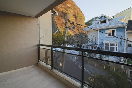 Casa de condomínio para alugar com 420m², 4 quartos e 2 vagasVaranda gourmet