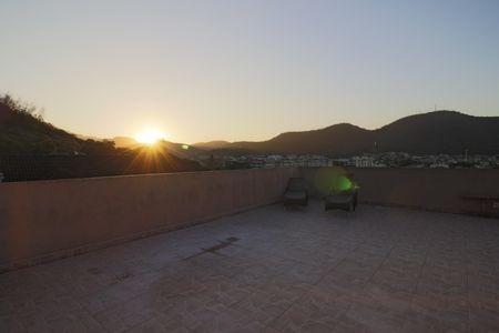 Terraço de casa de condomínio para alugar com 4 quartos, 420m² em Taquara, Rio de Janeiro