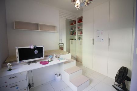 Casa de condomínio para alugar com 420m², 4 quartos e 2 vagasSuíte 3