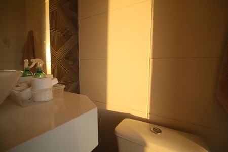 Casa de condomínio para alugar com 420m², 4 quartos e 2 vagasBanheiro do terraço