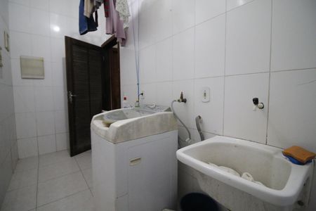 Casa de condomínio para alugar com 420m², 4 quartos e 2 vagasÁrea de Serviço