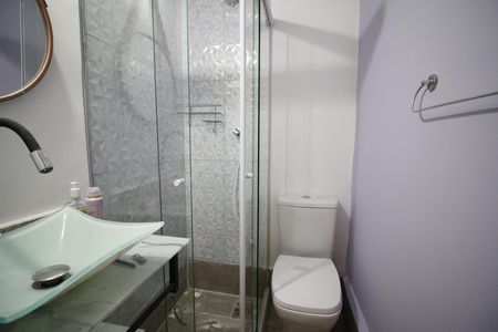 Casa de condomínio para alugar com 420m², 4 quartos e 2 vagasBanheiro da Suíte 3