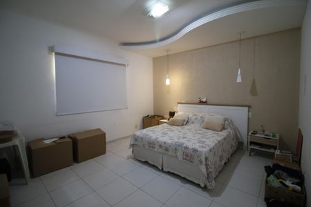 Casa de condomínio para alugar com 420m², 4 quartos e 2 vagasSuíte 4