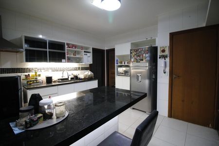 Cozinha de casa de condomínio para alugar com 4 quartos, 420m² em Taquara, Rio de Janeiro