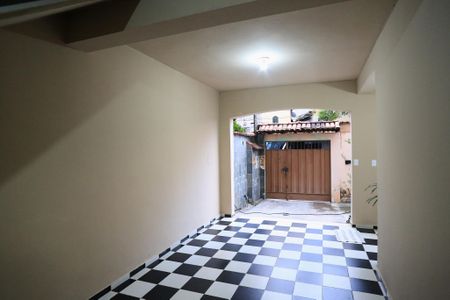 Garagem de casa à venda com 3 quartos, 384m² em Vera Cruz, Belo Horizonte