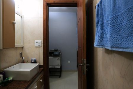 Banheiro de casa à venda com 3 quartos, 384m² em Vera Cruz, Belo Horizonte