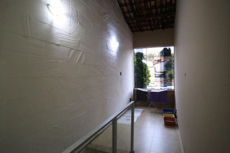 Corredor de casa à venda com 3 quartos, 384m² em Vera Cruz, Belo Horizonte