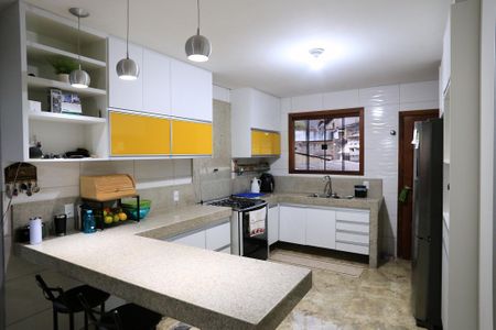 Cozinha de casa à venda com 3 quartos, 384m² em Vera Cruz, Belo Horizonte