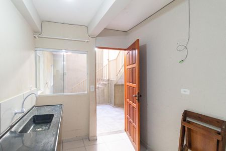 Cozinha de casa para alugar com 2 quartos, 70m² em Vila Silviania, Carapicuíba