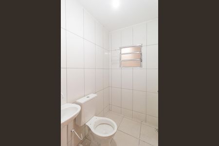 Banheiro de casa para alugar com 2 quartos, 70m² em Vila Silviania, Carapicuíba