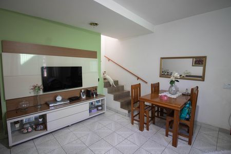 SALA de casa para alugar com 3 quartos, 120m² em Vila Palmeiras, São Paulo