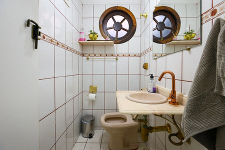 Casa de condomínio à venda com 160m², 3 quartos e 4 vagas Casa de condomínio à venda com 160m², 3 quartos e 4 vagasLavabo