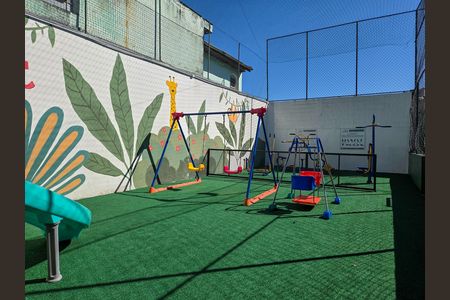 Casa de condomínio à venda com 160m², 3 quartos e 4 vagas Casa de condomínio à venda com 160m², 3 quartos e 4 vagasÁrea comum - Playground