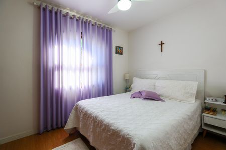 Casa de condomínio à venda com 160m², 3 quartos e 4 vagas Casa de condomínio à venda com 160m², 3 quartos e 4 vagasQuarto 1