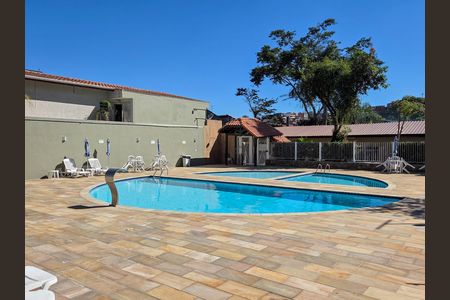 Casa de condomínio à venda com 160m², 3 quartos e 4 vagas Casa de condomínio à venda com 160m², 3 quartos e 4 vagasÁrea comum - Piscina