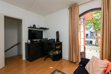 Casa de condomínio à venda com 160m², 3 quartos e 4 vagas Casa de condomínio à venda com 160m², 3 quartos e 4 vagasQuarto 2
