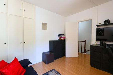 Casa de condomínio à venda com 160m², 3 quartos e 4 vagas Casa de condomínio à venda com 160m², 3 quartos e 4 vagasQuarto 2