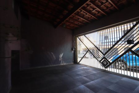 Garagem de casa à venda com 3 quartos, 144m² em Jardim Clara Regina, São Paulo