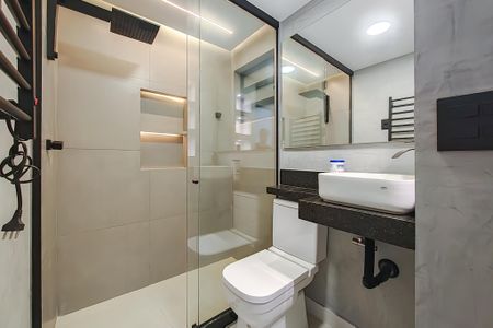 Banheiro de kitnet/studio para alugar com 1 quarto, 25m² em Santa Teresa, Rio de Janeiro