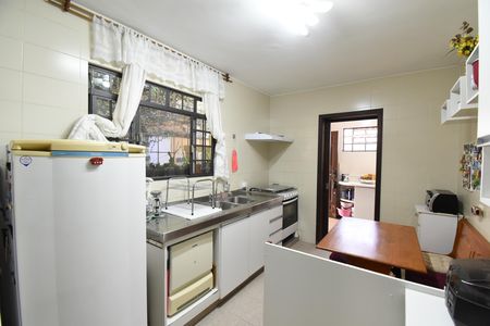 Casa à venda com 220m², 4 quartos e 2 vagasCozinha