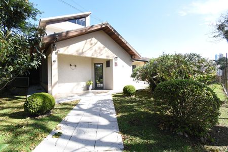 Casa à venda com 220m², 4 quartos e 2 vagasÁrea externa