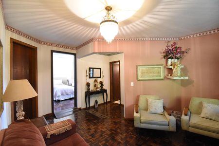 Casa à venda com 220m², 4 quartos e 2 vagasSala