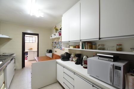 Casa à venda com 220m², 4 quartos e 2 vagasCozinha