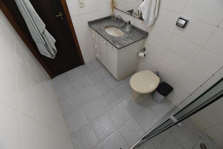 Casa à venda com 220m², 4 quartos e 2 vagasBanheiro da Suíte 1