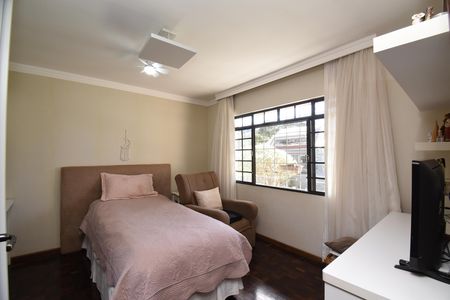 Casa à venda com 220m², 4 quartos e 2 vagasQuarto 4